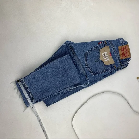 NWT Levi’s 501 High Rise Ass Rip / Butt Rip Jeans - Picture 6 of 8